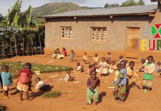 ‘Axuda a Burundi’ solicita a colaboración cidadá na recollida de material para a reforma dun orfanato